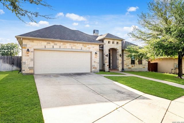 104 S Elise Dr, La Vernia, TX 78121