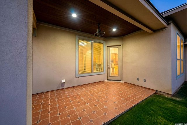 104 S Elise Dr, La Vernia, TX 78121