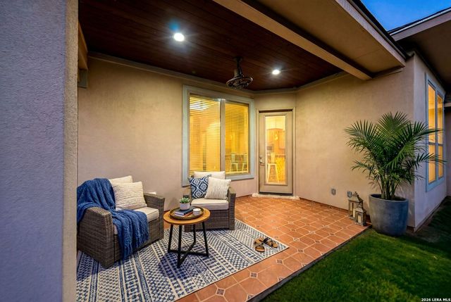 104 S Elise Dr, La Vernia, TX 78121