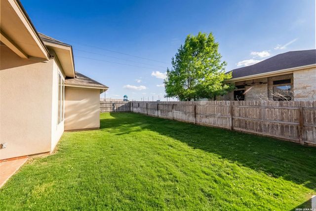 104 S Elise Dr, La Vernia, TX 78121