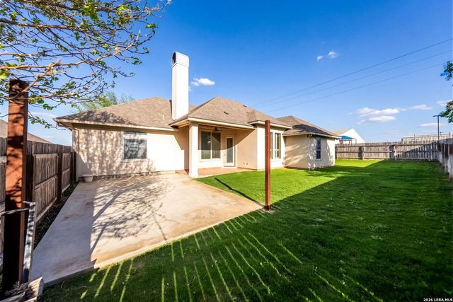 104 S Elise Dr, La Vernia, TX 78121