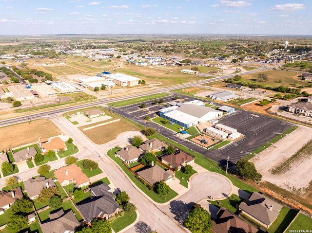 104 S Elise Dr, La Vernia, TX 78121