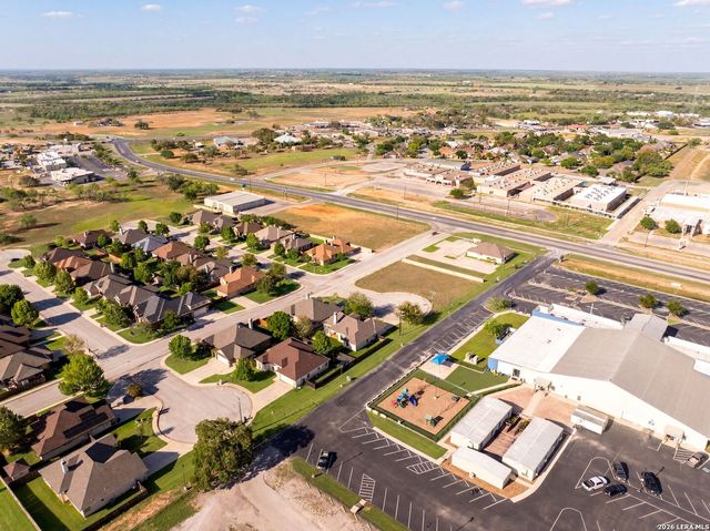 104 S Elise Dr, La Vernia, TX 78121