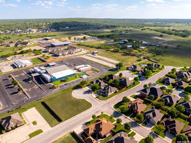 104 S Elise Dr, La Vernia, TX 78121