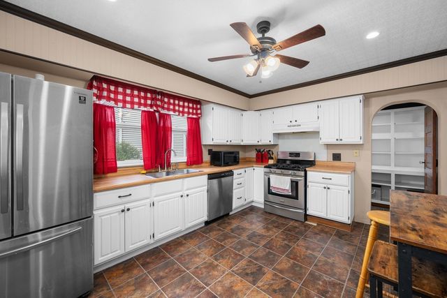 1920 Walling Court, Davenport, IA 52803