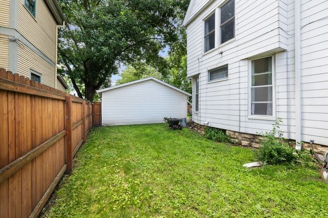 1920 Walling Court, Davenport, IA 52803