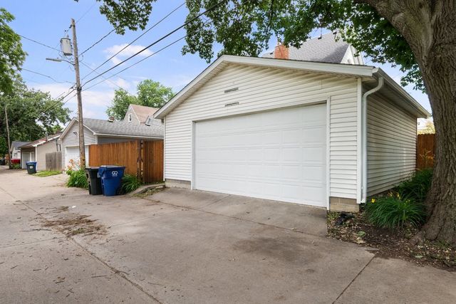 1920 Walling Court, Davenport, IA 52803