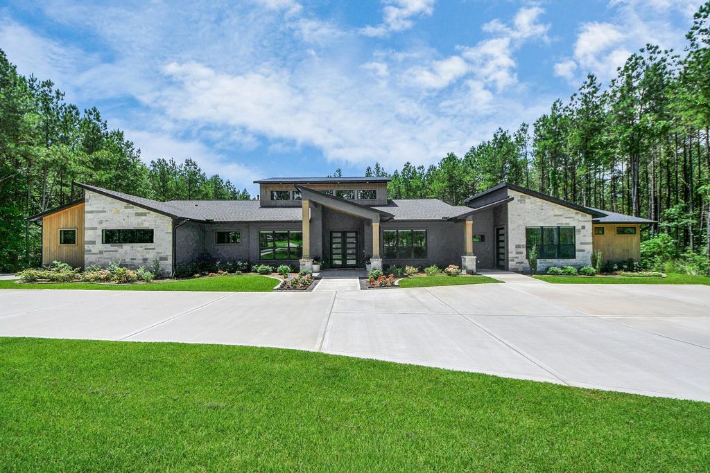 12784 Oak Barrel Road, Willis, TX 77378