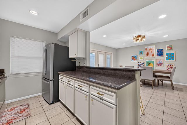 2133 Winrock Boulevard 34, Houston, TX 77057