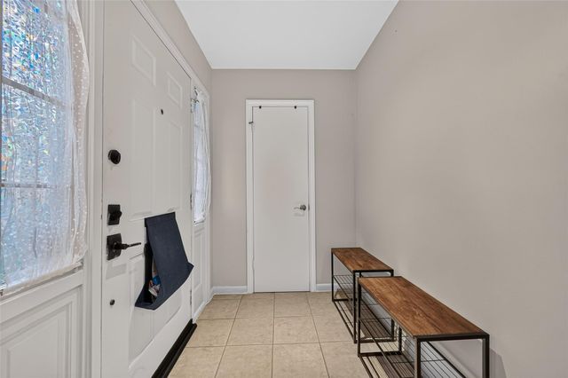 2133 Winrock Boulevard 34, Houston, TX 77057