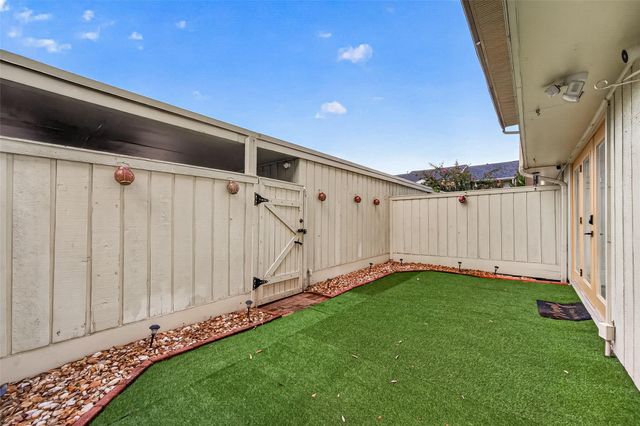 2133 Winrock Boulevard 34, Houston, TX 77057