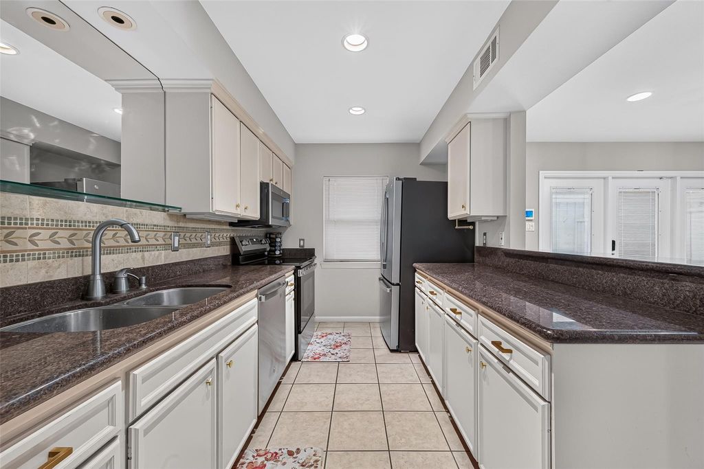 2133 Winrock Boulevard 34, Houston, TX 77057