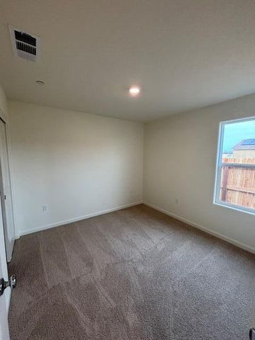 2948 Bay Hill Drive, Tulare, CA 93274