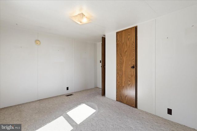 3919 FAIRVIEW DR, Berkeley Springs, WV 25411