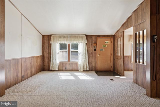3919 FAIRVIEW DR, Berkeley Springs, WV 25411
