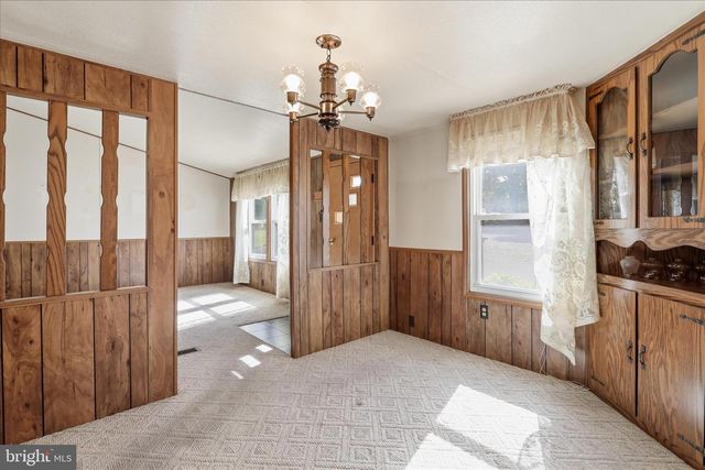3919 FAIRVIEW DR, Berkeley Springs, WV 25411