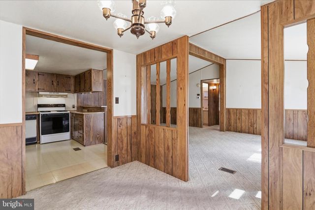3919 FAIRVIEW DR, Berkeley Springs, WV 25411