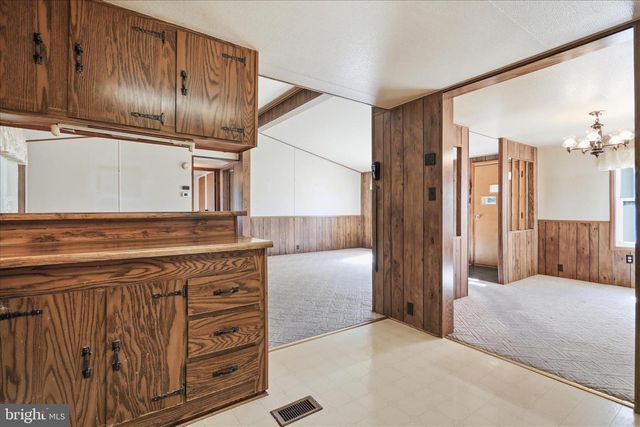 3919 FAIRVIEW DR, Berkeley Springs, WV 25411
