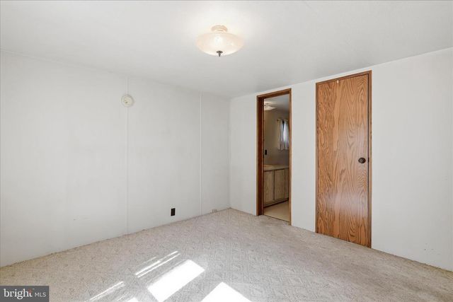 3919 FAIRVIEW DR, Berkeley Springs, WV 25411