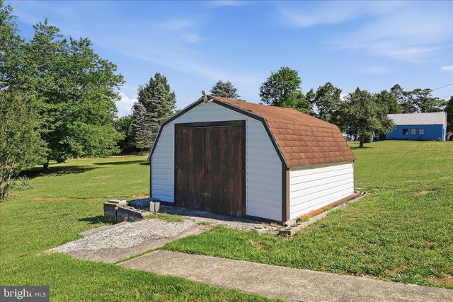 3919 FAIRVIEW DR, Berkeley Springs, WV 25411