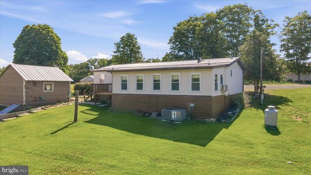 3919 FAIRVIEW DR, Berkeley Springs, WV 25411