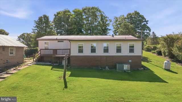 3919 FAIRVIEW DR, Berkeley Springs, WV 25411