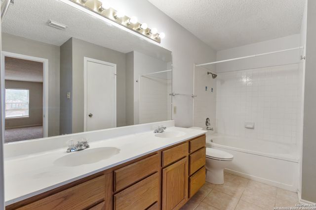 8310 BORDER RIDGE DR, San Antonio, TX 78240