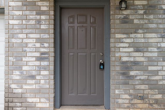 8310 BORDER RIDGE DR, San Antonio, TX 78240