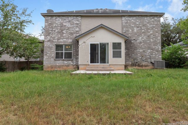 8310 BORDER RIDGE DR, San Antonio, TX 78240