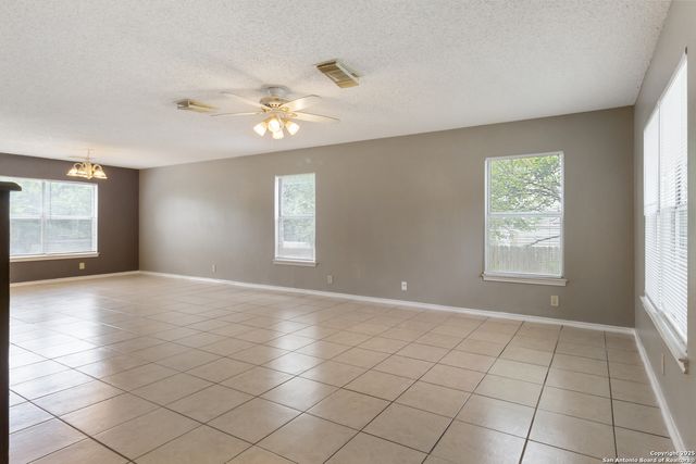 8310 BORDER RIDGE DR, San Antonio, TX 78240