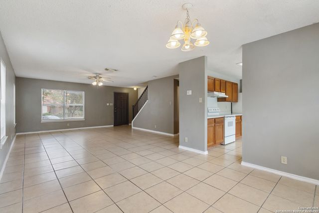 8310 BORDER RIDGE DR, San Antonio, TX 78240