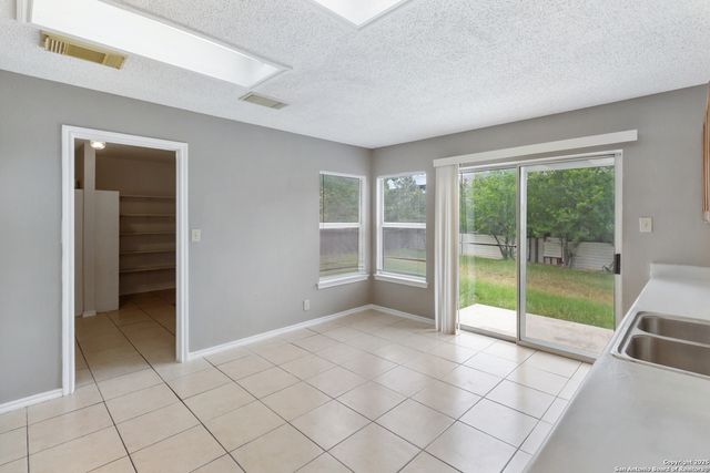 8310 BORDER RIDGE DR, San Antonio, TX 78240