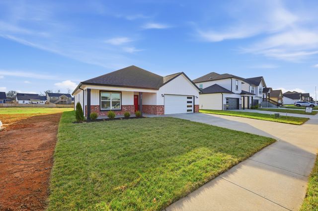 2677 Brewster Dr, Clarksville, TN 37042