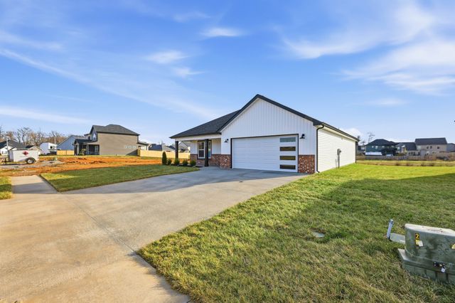 2677 Brewster Dr, Clarksville, TN 37042
