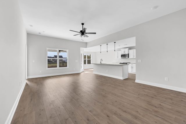 2677 Brewster Dr, Clarksville, TN 37042