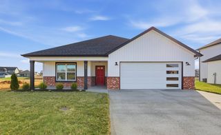 2677 Brewster Dr, Clarksville, TN 37042