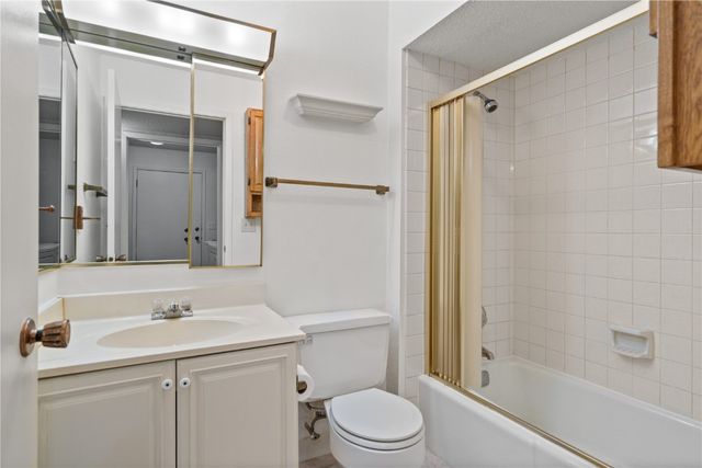 406 Teakwood Lane NE 20, Cedar Rapids, IA 52402