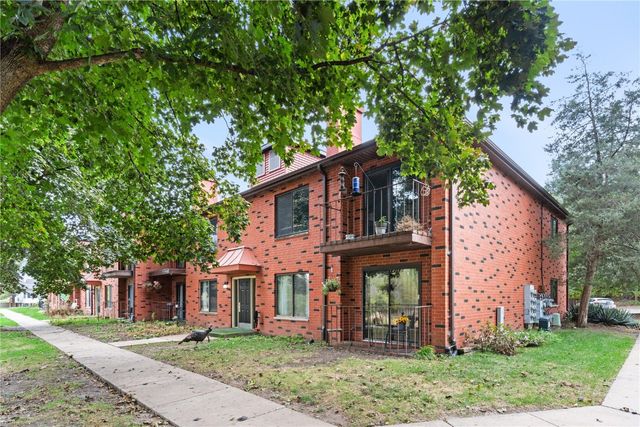 406 Teakwood Lane NE 20, Cedar Rapids, IA 52402