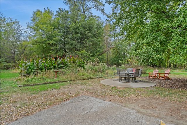 406 Teakwood Lane NE 20, Cedar Rapids, IA 52402