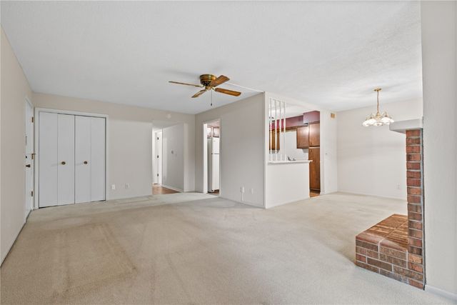 406 Teakwood Lane NE 20, Cedar Rapids, IA 52402