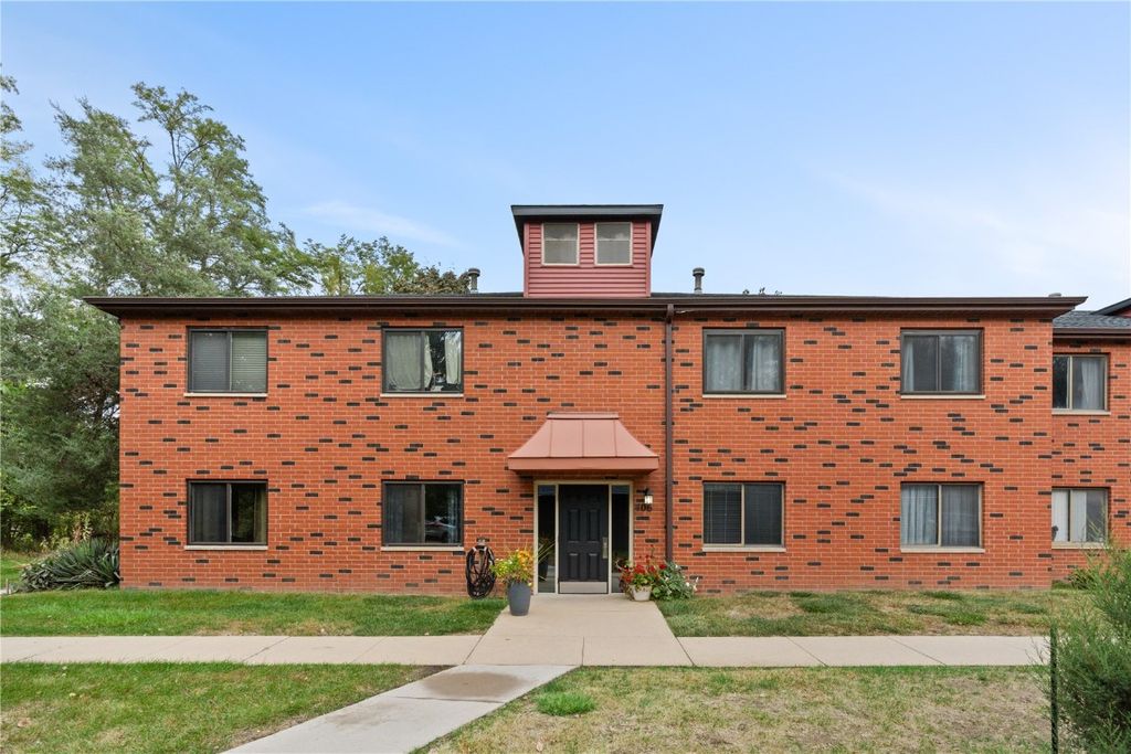 406 Teakwood Lane NE 20, Cedar Rapids, IA 52402