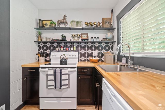 238 Westwood Road, Manhattan, KS 66502
