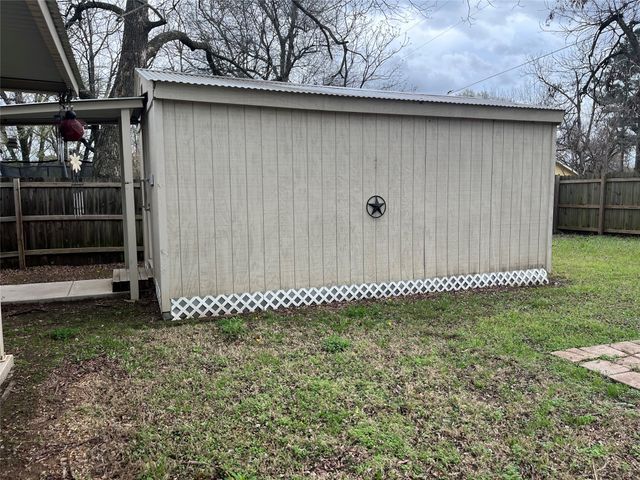 2010 Kyle Drive, Paris, TX 75460