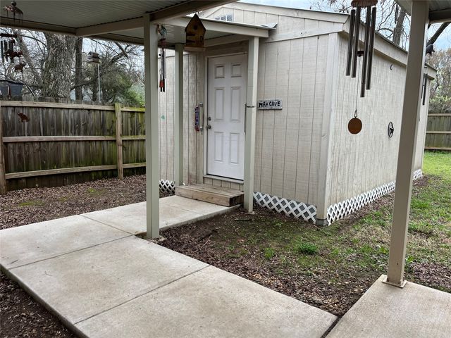 2010 Kyle Drive, Paris, TX 75460