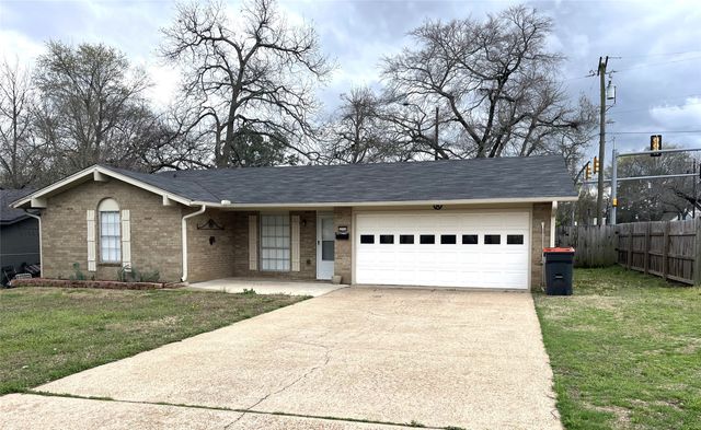 2010 Kyle Drive, Paris, TX 75460
