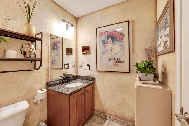 4880 N Clark Street 2A, Chicago, IL 60640