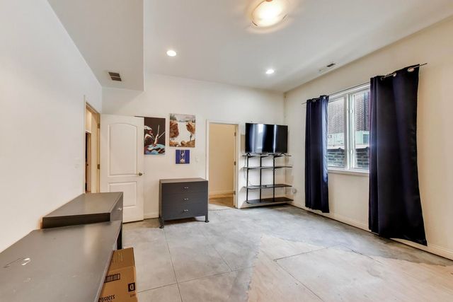 4880 N Clark Street 2A, Chicago, IL 60640