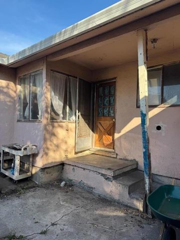 2138 Dumbarton Avenue, East Palo Alto, CA 94303