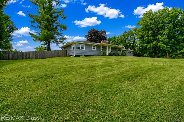 10268 7 Mile Road, Salem Township, MI 48167
