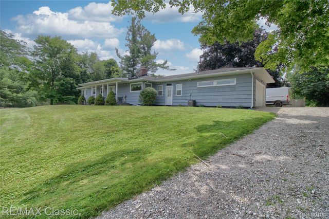 10268 7 Mile Road, Salem Township, MI 48167
